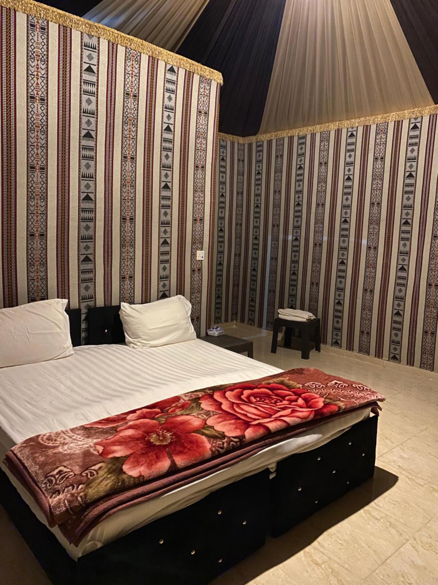 Wadi Rum Camp Екстер'єр фото